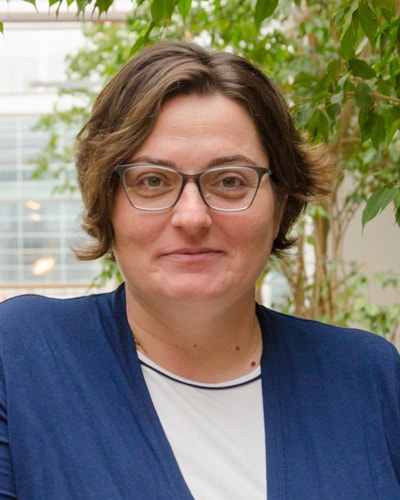Aslı Zuluğ, Dr. Aslı Zuluğ, Dr.